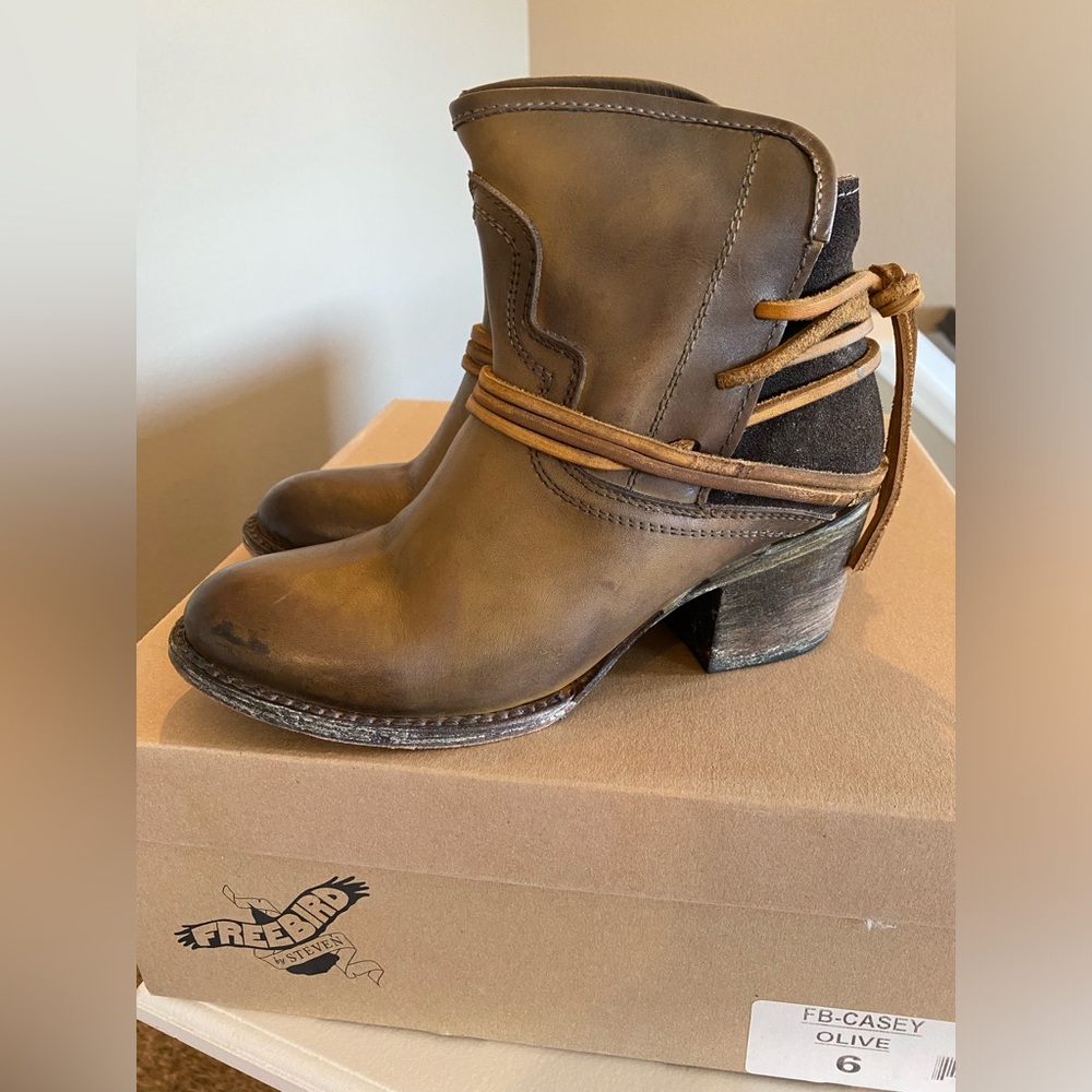 Freebird CASEY boots - Olive - Size 6